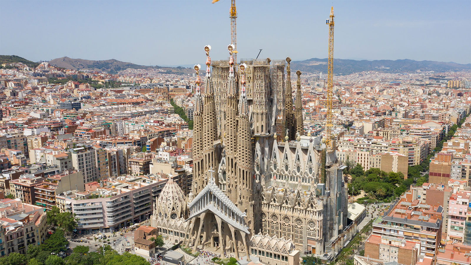5 Best Places to Visit in Barcelona
