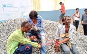 Villagers thrashed 3 Men for Stealing a fan, Paraded with shoe garland in Uttar Pradesh