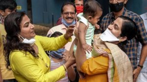 Kerala Doctor hands over the child to COVID recovered parents after a month of fostering
