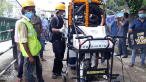 Northeast got its first manhole cleaning robot “BANDICOOT”