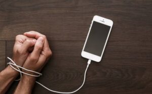 Smartphones Addiction – The Cause of Most of the Mental Problems