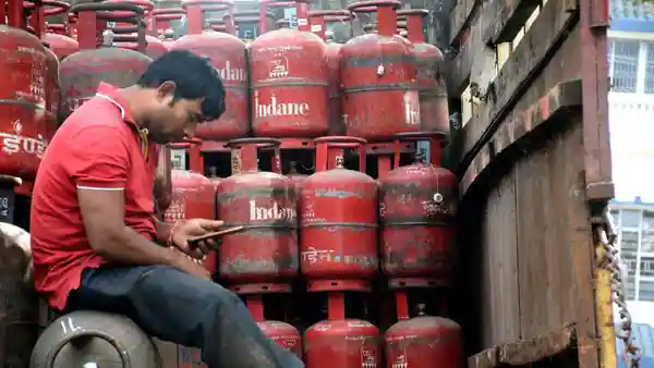 LPG Prices Have Increased By Rs 240 In The Last 7 Months, Can Indians Sustain The Burden Of Ever-Rising LPG Cylinder Prices ?
