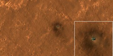 NASA's InSight spacecraft gives the first glimpse of the interior structure of Mars