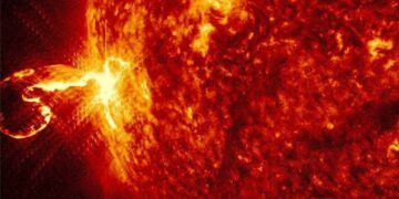 Massive Solar Flare To Hit Earth Today , Brace For Impact !