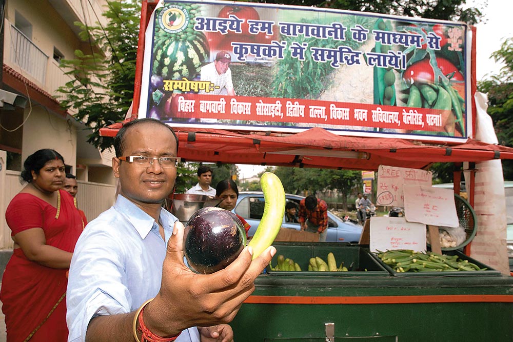 Why An IIM Topper From Bihar Became A Vegetable Vendor: The Story Of Kaushlendra Kumar