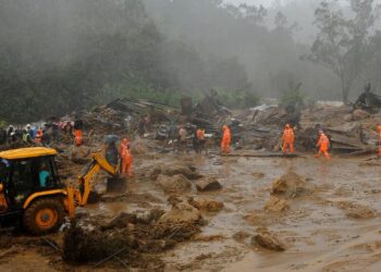 Maharashtra Floods cause hue and cry as the death toll rises to 213, and 103 villages in Raigad face landslide danger.