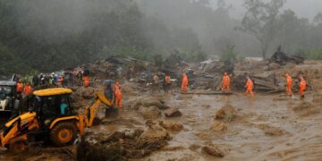 Maharashtra Floods cause hue and cry as the death toll rises to 213, and 103 villages in Raigad face landslide danger.