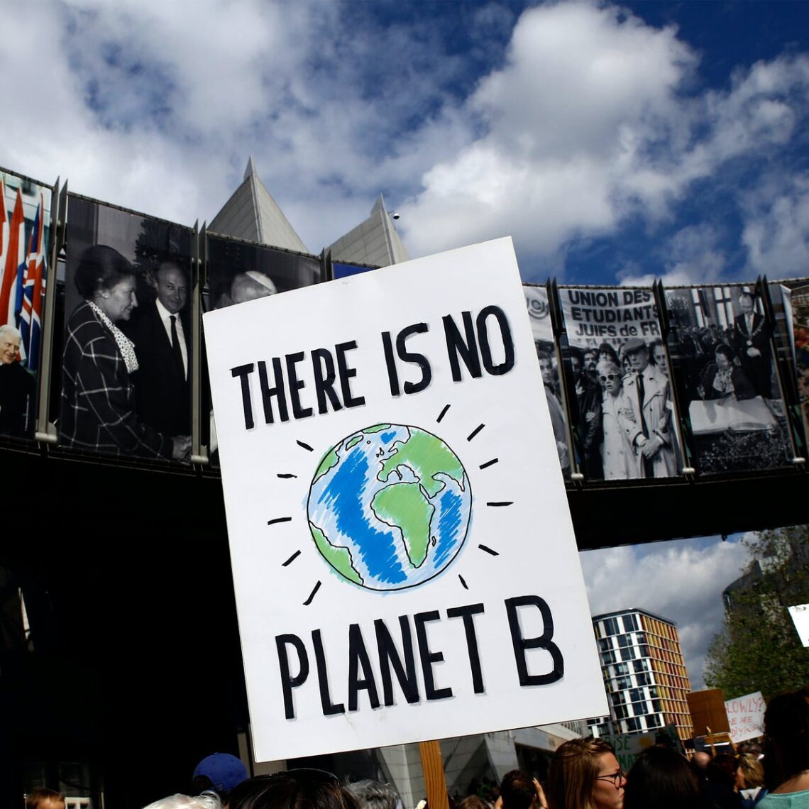 Politicians from around the world consider the ‘Global Green Deal’ to solve the climate crisis.