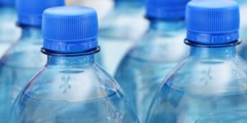 Bottled water harms the environment 3,500 times more than tap water, says a study