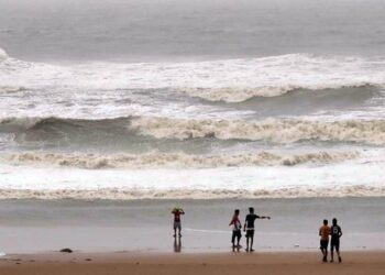 Shiv Sena MP and BJP MLA seeks answer from authorities over ‘illegal construction’ on beach