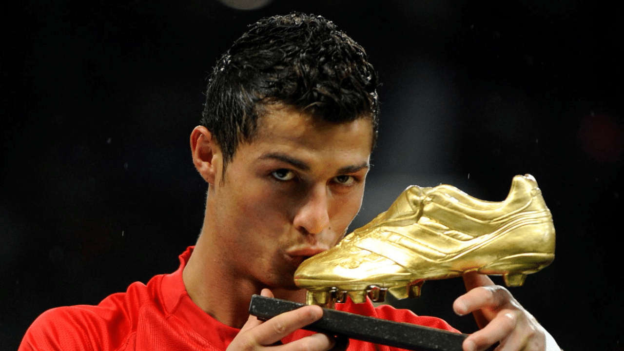  Welcome home, Ronaldo: Ronaldo bids farewell to Juventus and re-enters his Manchester United 