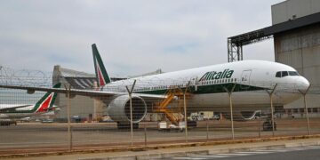 Alitalia, an Italian flag carrier airline shuts from October 15th onwards