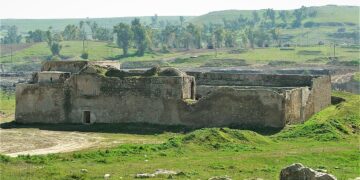 The Bygone Folk cultures Of The East; Traditions And Ruins