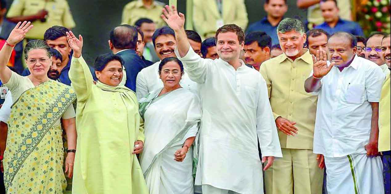 The New Political trend of Chief Ministers in India: Regional party leaders becoming strong and the ones from BJP- Congress are losing their popularity