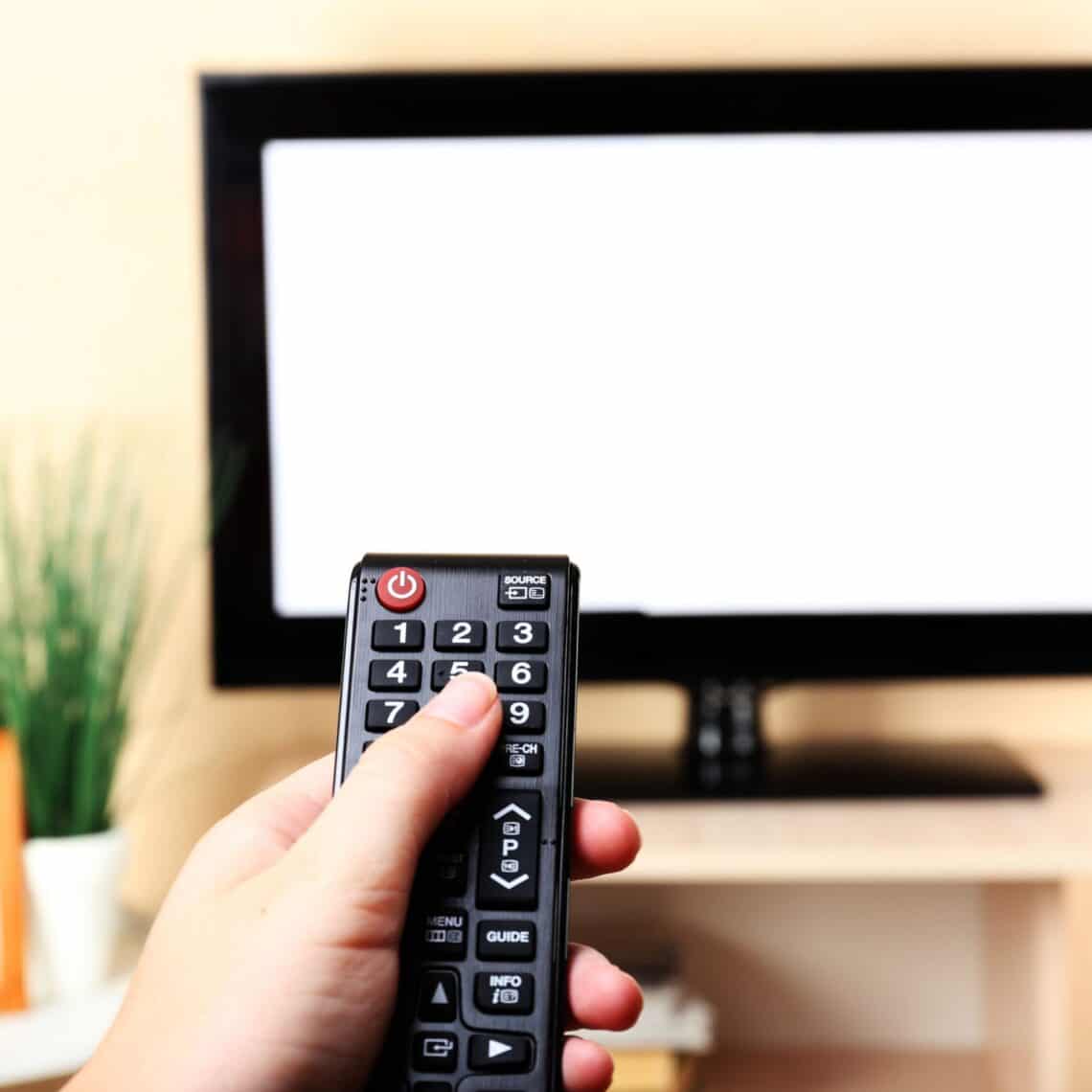 4 Clear Signs You Should Switch to Another Cable TV Provider
