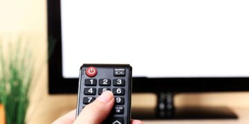 4 Clear Signs You Should Switch to Another Cable TV Provider
