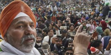 Which way is the farmer’s movement going?