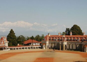 Pros And Cons of Boarding Schools.