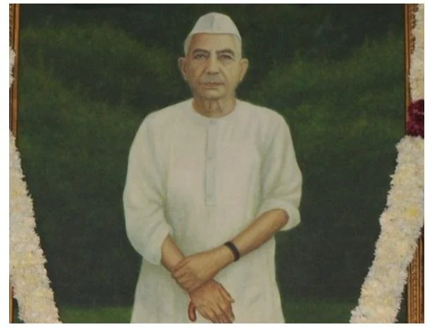 Kisan Diwas: How Chaudhary Charan Singh refused to bow and scrape to Indira and sacrificed his government