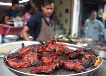 Gujarat High Court slammed the Ahmedabad Civic Body for their decision to ban selling non-vegetarian food from public spaces.