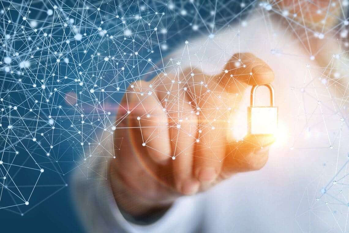 4 APPLICATIONS OF BLOCKCHAIN IN YOUR BUSINESS 4 APPLICATIONS OF BLOCKCHAIN IN YOUR BUSINESS