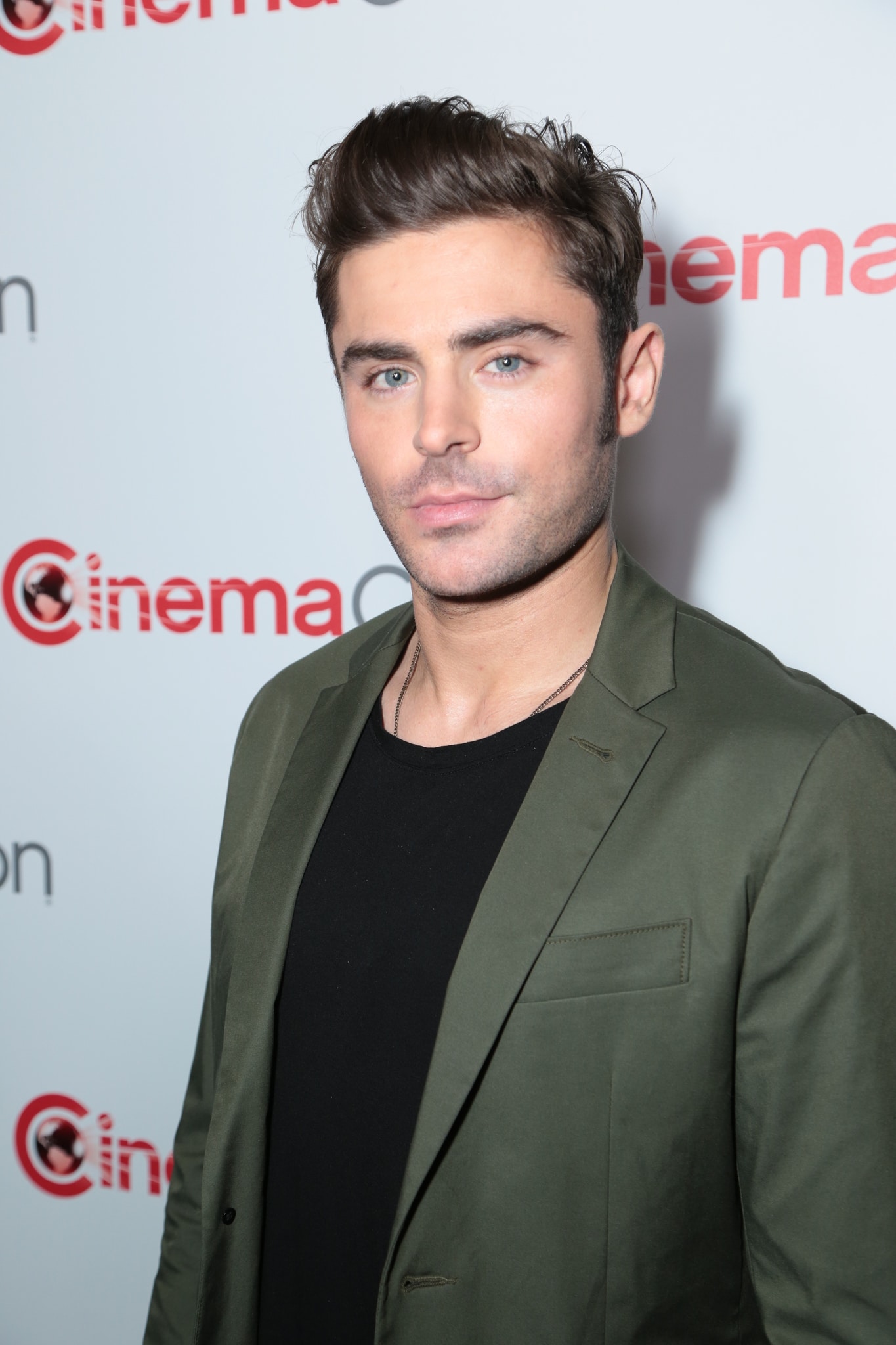 Zac Efron Net Worth- Early Life, Career, Controversies, Personal life