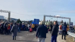 Ukraine: Indian Students dependent on the advisory, stranded at the borders