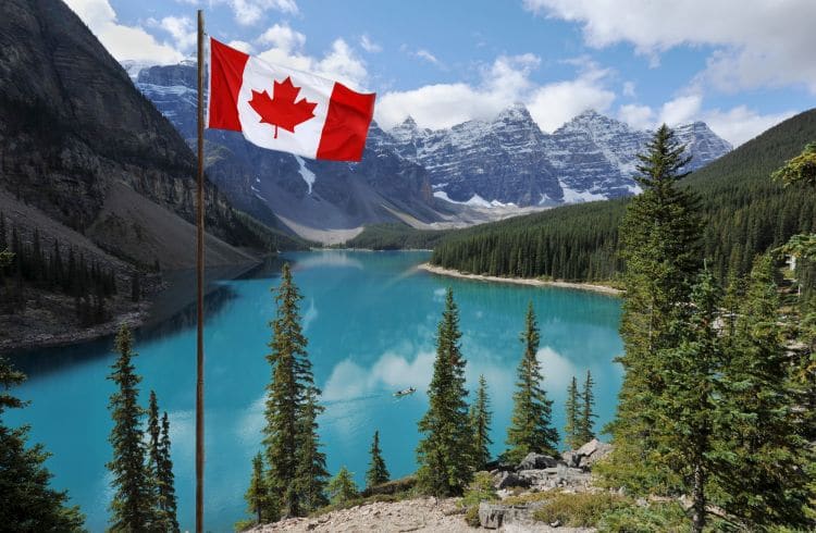 Traveling to Canada – should you go urban or rural?