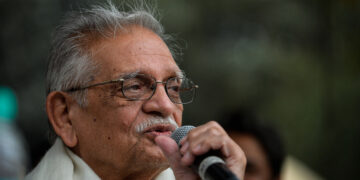 9 songs to appreciate Gulzar Sahab's evergreen lyrics