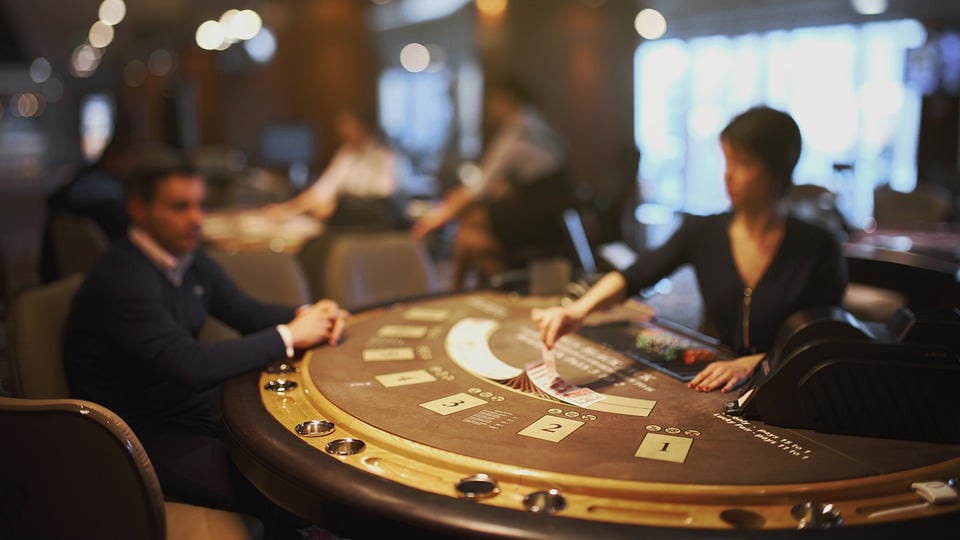 How To Play Live Casino Games — The Second Angle