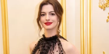 Anne Hathaway Net Worth: Awards And Recognition, Interesting Facts