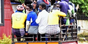 9 killed, 14 injured as vehicle carrying migrant labourers hits truck in accident in Tumakuru