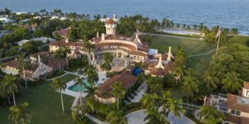 Judge orders unsealing of redacted affidavit in Trump search