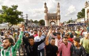 Protests against suspended BJP leader continue throughout the night in Telangana