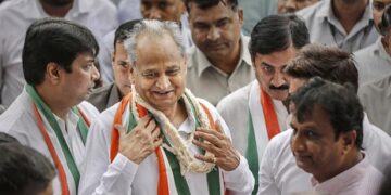 Sonia Gandhi urges Ashok Gehlot to ‘lead’ Congress