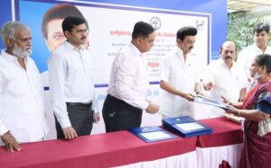 Stalin hands over ex-gratia, temporary allotment orders to beneficiaries