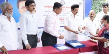 Stalin hands over ex-gratia, temporary allotment orders to beneficiaries