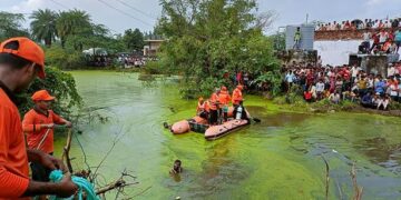 8 women, 2 children killed as tractor-trolley falls into pond in U.P