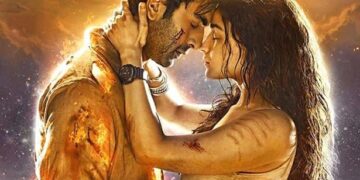 Bajrang Dal activists stop Ranbir-Alia from offering prayers at Mahakal temple in Madhya Pradesh