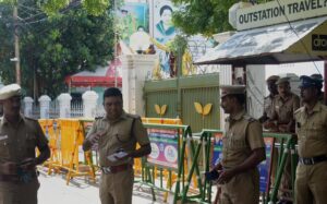 CB-CID officials at the AIADMK headquarters to investigate OPS-EPS factions clash