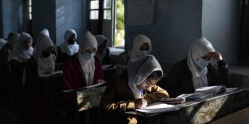 Exclusion of Afghan girls from high schools “shameful”: U.N.