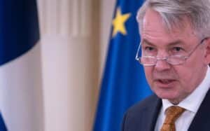 Finland closing border to Russians with EU tourist visas