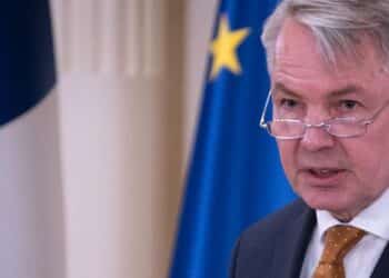 Finland closing border to Russians with EU tourist visas