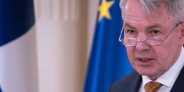 Finland closing border to Russians with EU tourist visas