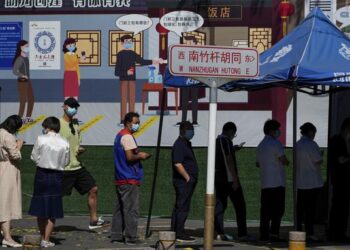 Focus on vaccination, return to normalcy: China’s CDC scientists