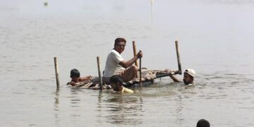 Pakistan appeals for more aid for 33 million affected by flooding