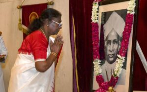 President Droupadi Murmu bats for teaching in mother tongue