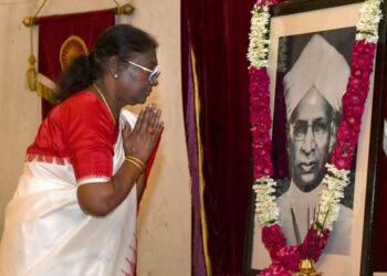 President Droupadi Murmu bats for teaching in mother tongue