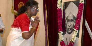 President Droupadi Murmu bats for teaching in mother tongue