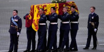 Queen Elizabeth’s coffin arrives at Buckingham Palace in London; King Charles visits Northern Ireland